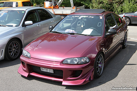 Violettes Civic Coupe EJ1 mit Bodykit